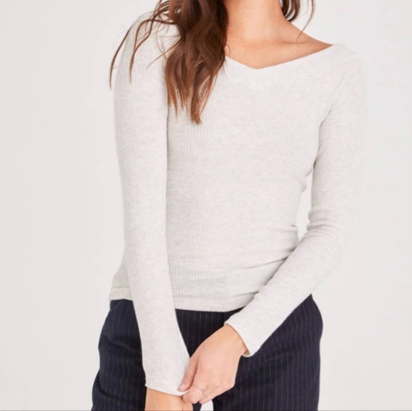 Project Social T Tops - Project social T wife v neck long sleeve top sz M